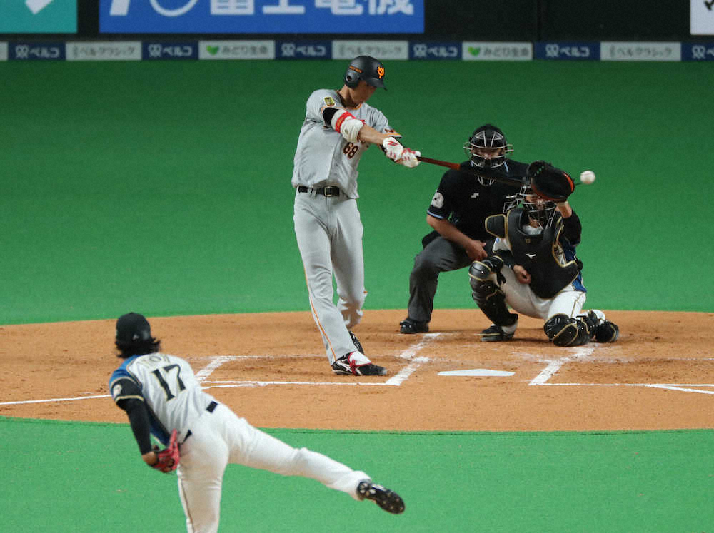 【画像・写真】巨人・秋広　スタメン2試合連続安打マーク！第1打席で左前打