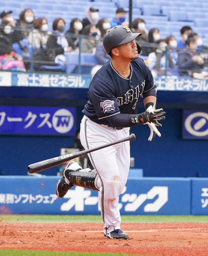 【画像・写真】オリックス・頓宮　早くもオープン戦2号　し烈な正捕手争い、持ち前の打撃力でアピール