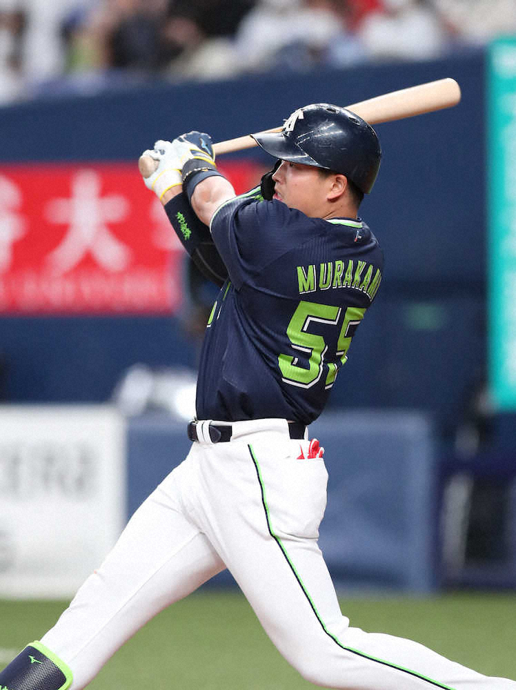 【画像・写真】ヤクルト村上がオープン戦1号　詰まりながらバックスクリーン左へ驚弾　「いい角度で上がってくれた」　