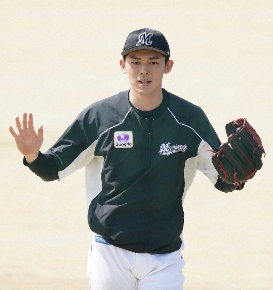 【画像・写真】12日実戦デビューのロッテ・佐々木朗　19歳の笑顔で前日調整