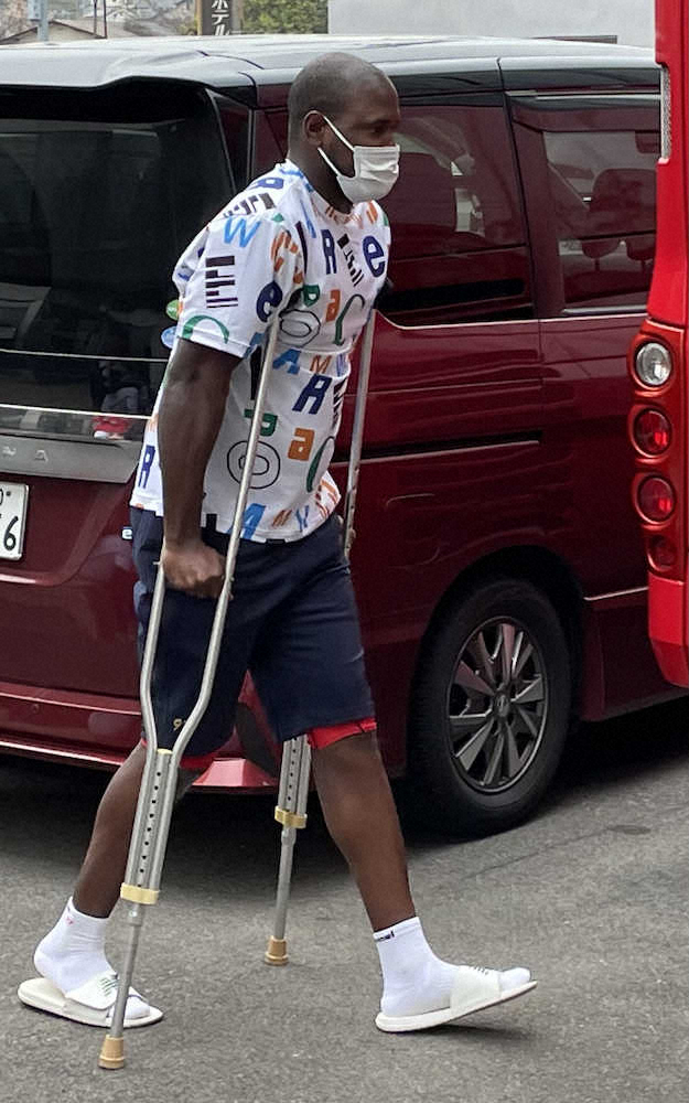 広島 フランスアが右膝手術からリハビリ開始 4月中のランニング再開目指す スポニチ Sponichi Annex 野球