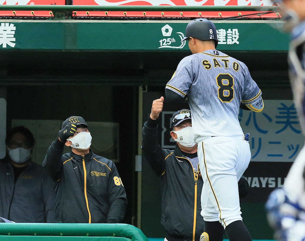 【画像・写真】佐藤輝の快進撃に、阪神・矢野監督が漏らした正直すぎる感想「毎日、毎日びっくりさせられる」