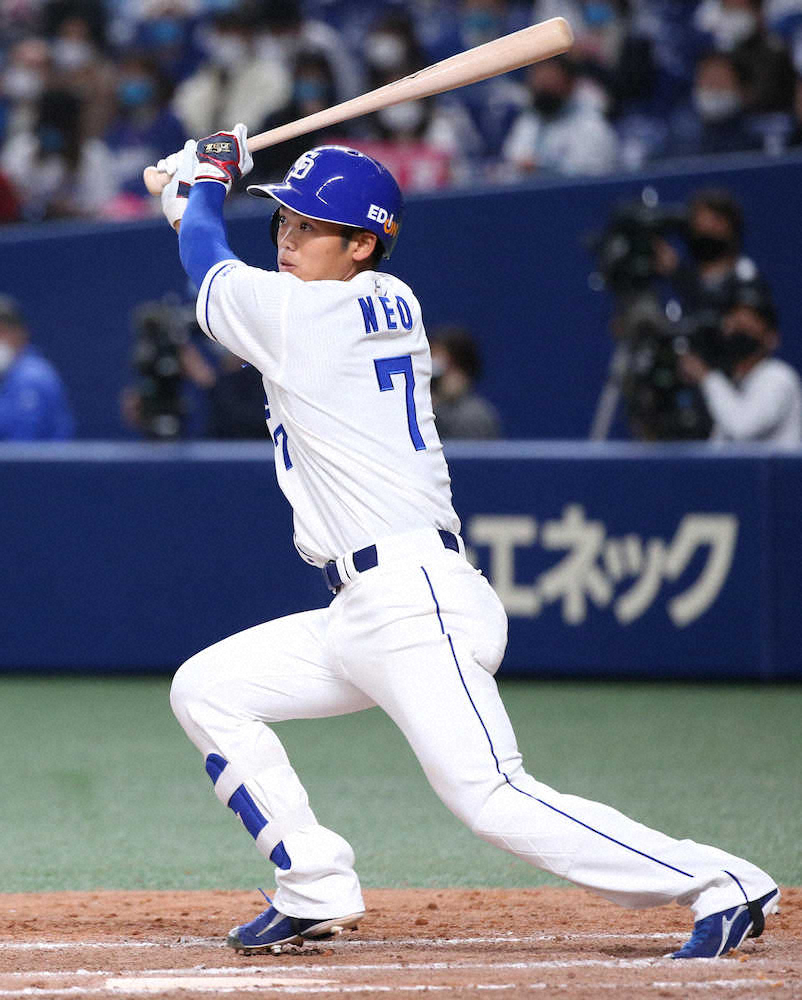 【画像・写真】中日・根尾　3安打で開幕スタメン猛アピール「1打席も無駄にできない」
