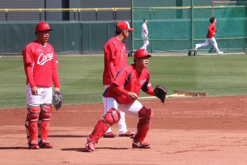 【画像・写真】広島　坂倉の1軍合流で捕手4人制プラン！　先発外れた会沢、坂倉を勝負所での代打起用に