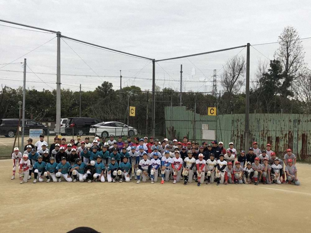 関西一円の少年軟式野球チームが参加した「6年生最後のオールスター大会」に集まったメンバーたち