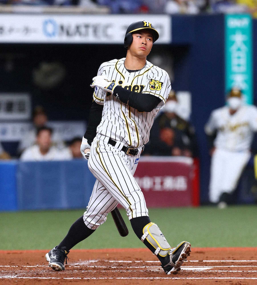 【画像・写真】新人本塁打記録が注目の阪神・佐藤輝　第1打席は空振り三振　スタンドからはため息