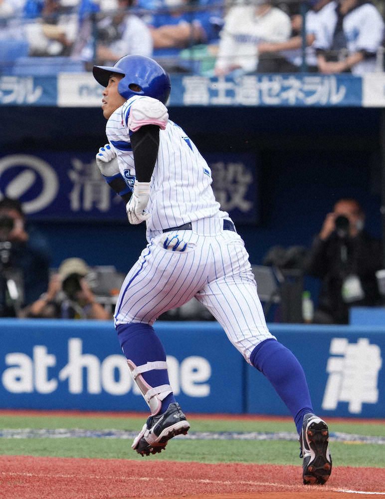 【画像・写真】DeNA・桑原　先頭打者アーチでオープン戦1号「集中して打席に入りました」