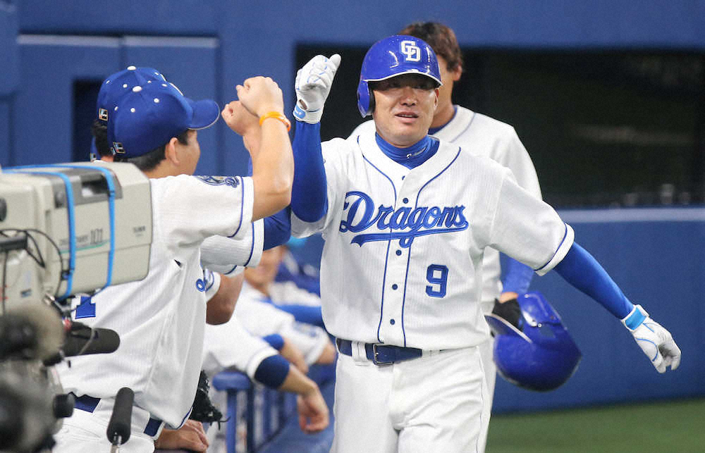 【画像・写真】43歳の福留か、20歳の根尾か　中日の「開幕レフト」争いは大ベテランの意地弾で五里霧中