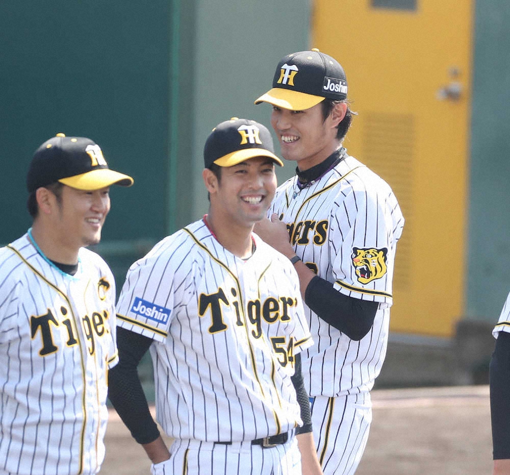【画像・写真】阪神・藤浪が紫のグラブで開幕マウンドに上がる理由　キャンプ中に明かした武豊との「絆」とは
