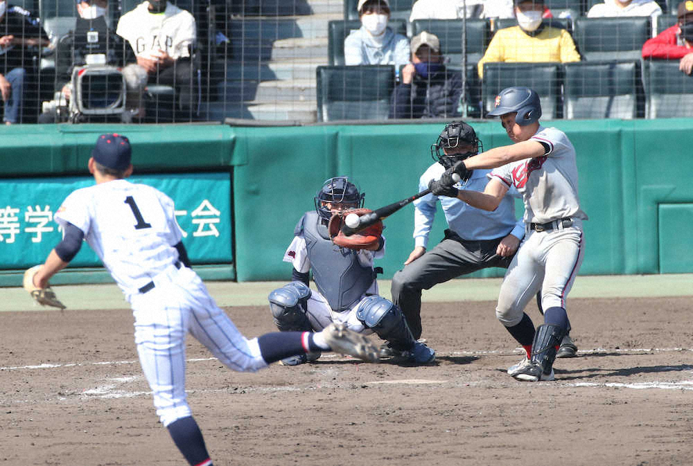 【画像・写真】京都国際・中川　延長10回勝ち越し右前適時打に「執念で打った」