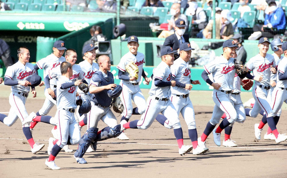 【画像・写真】京都国際「イケイケ」2年生カルテットで聖地初星　延長戦の激闘制し、韓国語の校歌も熱唱