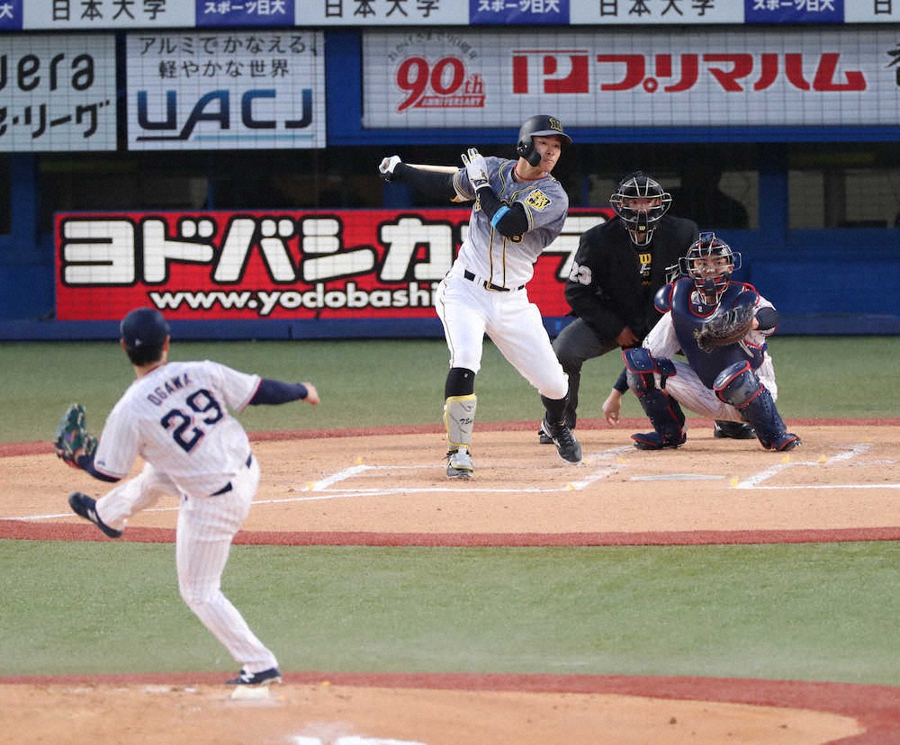 【画像・写真】阪神・佐藤輝　注目の第1打席は左犠飛　初打席初打点をマーク！