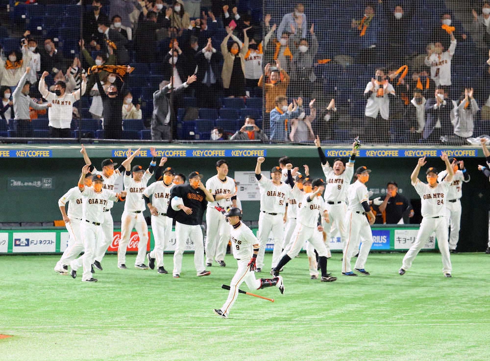 【画像・写真】田淵幸一氏　巨人・亀井の劇弾に感服　「この一球を打つという強い『決断力』感じた」