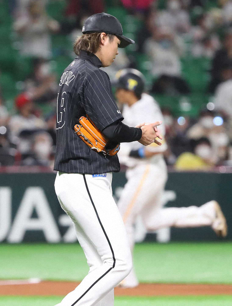 【画像・写真】「鷹キラー」ロッテ・二木　5回0/3、5失点KOで連勝ストップ