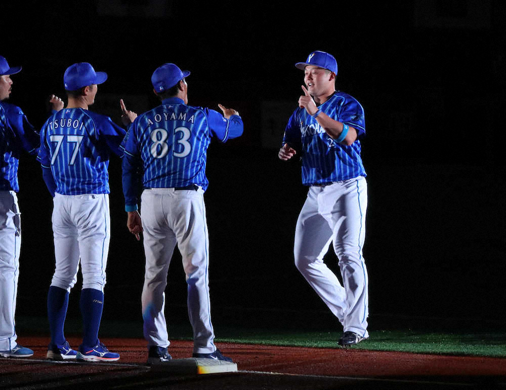 【画像・写真】DeNAドラ2・牧、球団62年ぶり新人開幕戦クリーンアップも無安打