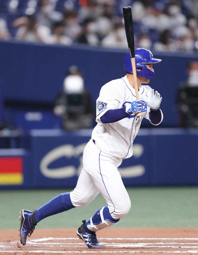 【画像・写真】中日・高橋周　15打席目で待望の今季初安打　本拠地開幕戦に駆けつけた竜党から大きな拍手