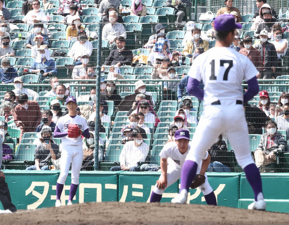 【画像・写真】マウンドに立てず、天理・達の春が終わった　左脇腹痛め登板回避「監督と相談して決めた」