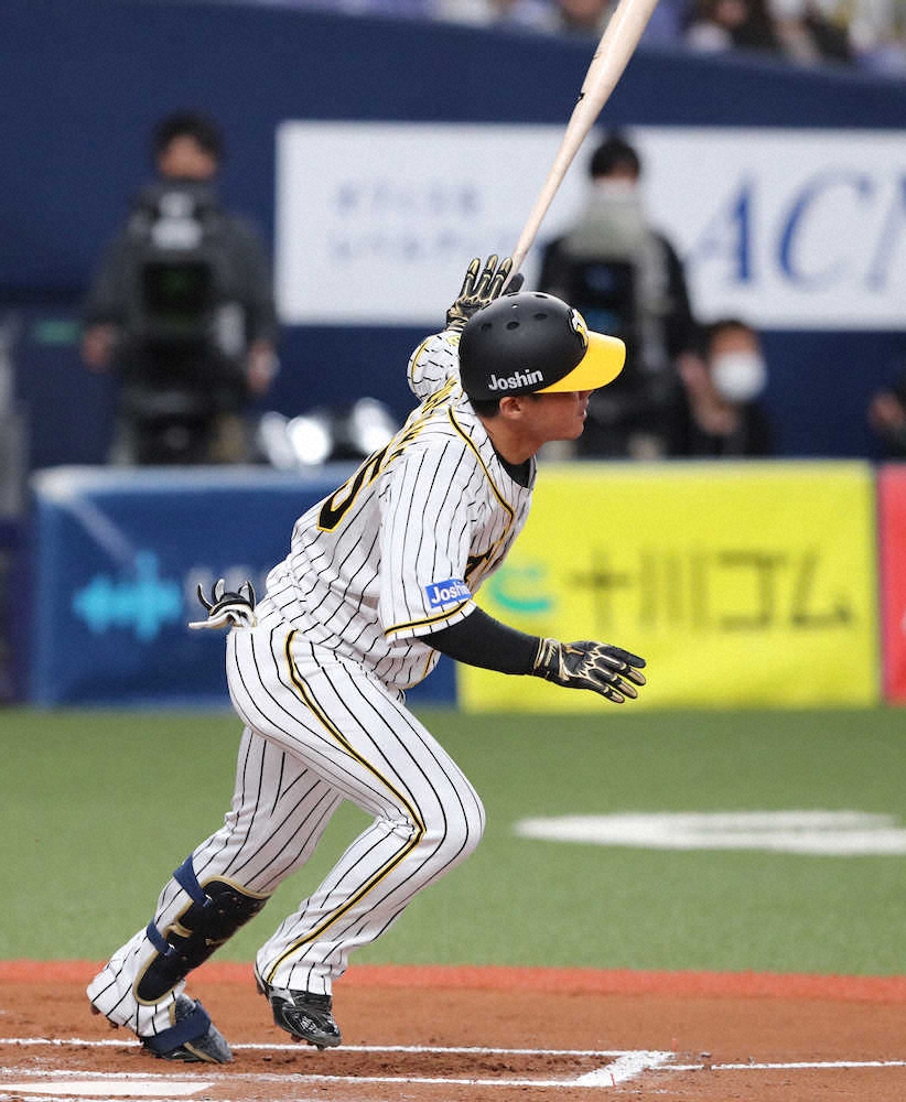 【画像・写真】阪神・佐藤輝に代わって今季初先発の陽川が勝ち越し打！　前打席で“天井ファウル”もここぞで結果