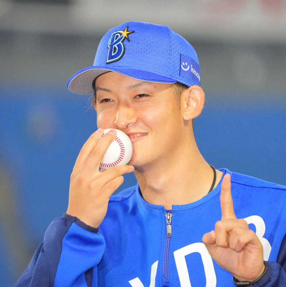 【画像・写真】プロ4年目のDeNA・阪口が初勝利　人気者“冨永愛”Wメモリアルの大仕事