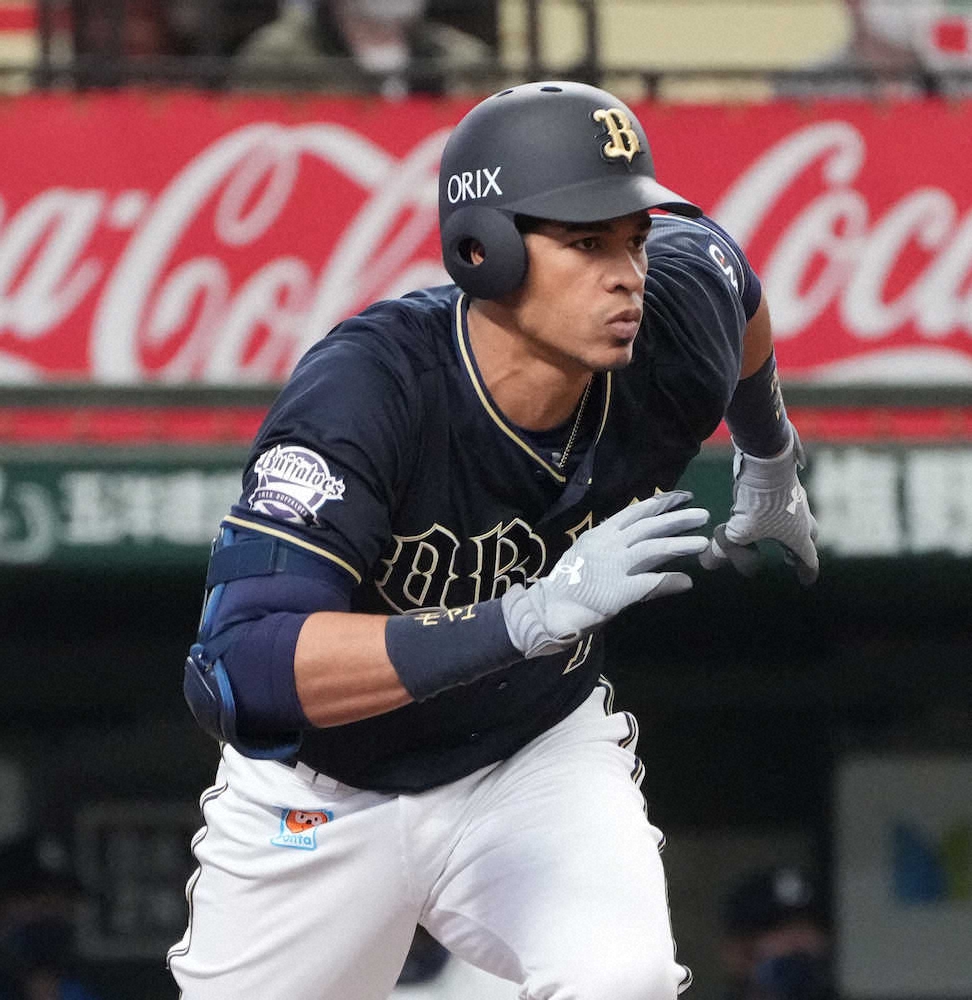 【画像・写真】オリックス・モヤの痛すぎる勘違い　四球で二塁進塁のはずが、盗塁アウトと思い離塁してタッチアウト