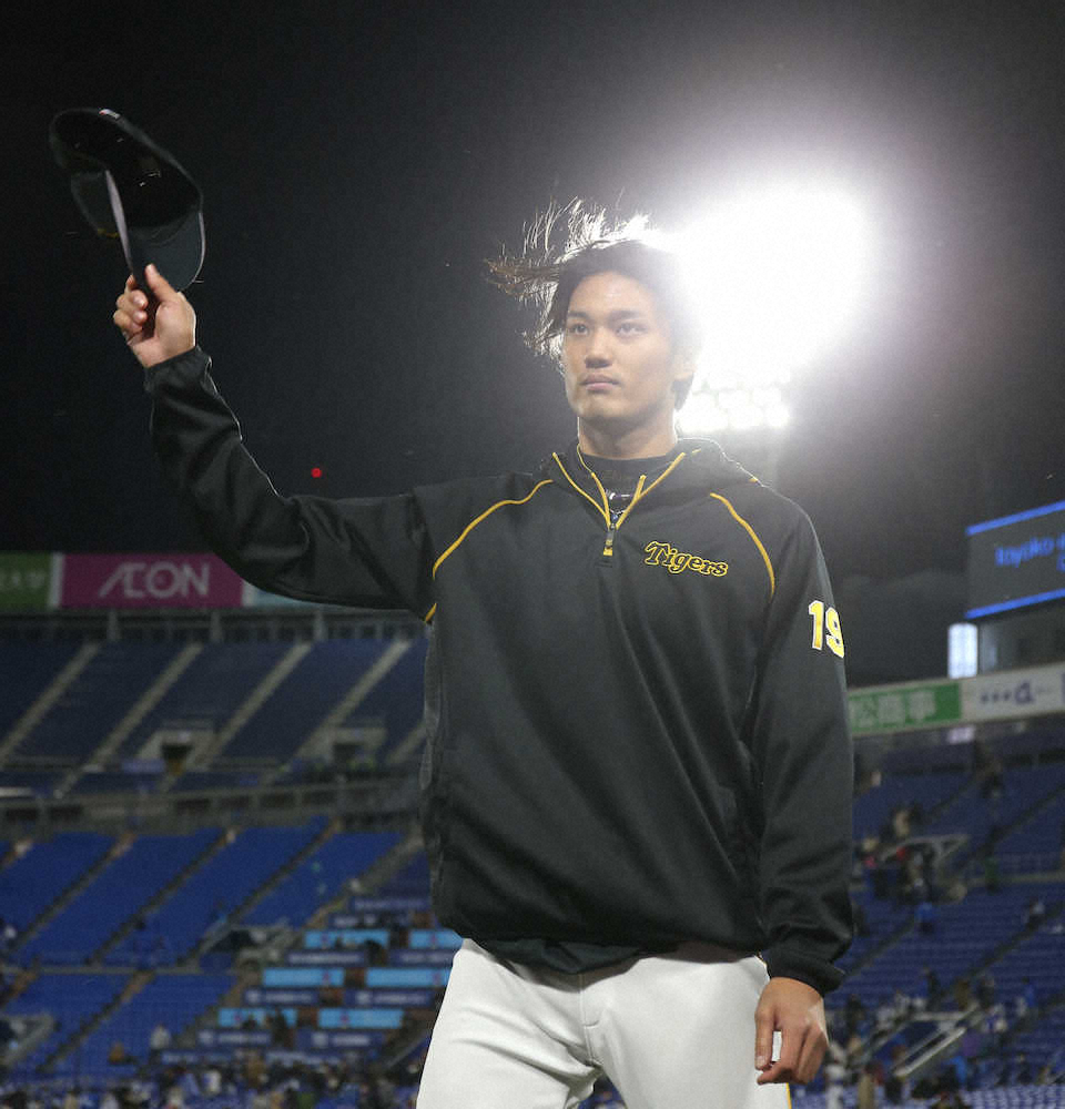 【画像・写真】「逆襲の一歩目」と位置づけた開幕戦に阪神・藤浪が招待した人物とは　交流が復活のカギに