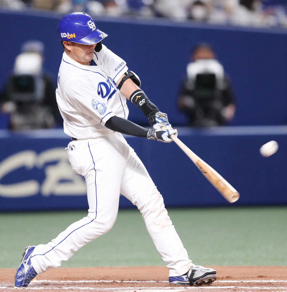 【画像・写真】やっと脱出！中日・木下拓が今季初本塁打　本塁打なしの不名誉記録は12試合連続でストップ
