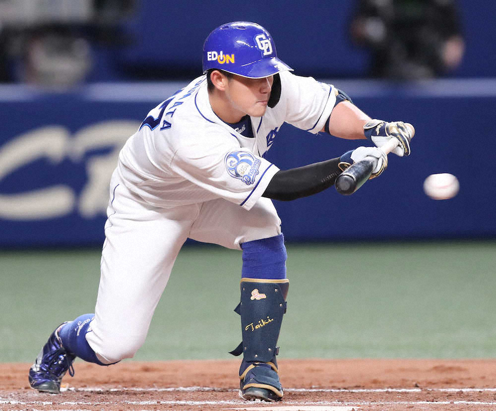 【画像・写真】中日・三ツ俣は小さいことからコツコツと　1821日ぶりの遊撃先発で犠打&マルチ安打