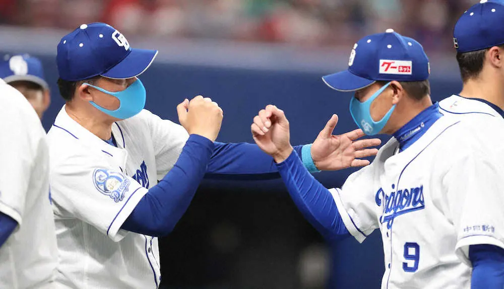 【画像・写真】やっと中日・与田監督の笑顔が見られた　投打かみ合う快勝劇　8回無失点の柳に「完封に等しい価値」