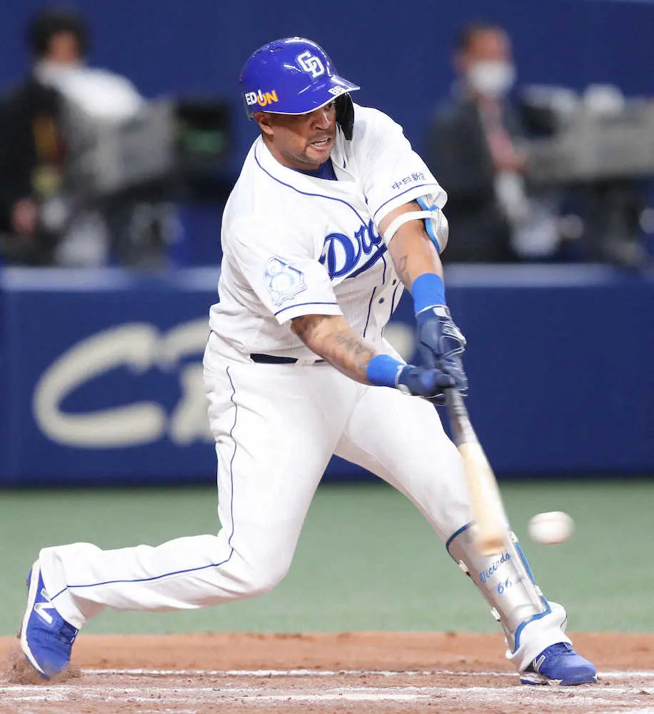 【画像・写真】中日・ビシエドが1軍合流　打撃練習で快音　再登録へ…与田監督「そう遠くはない」