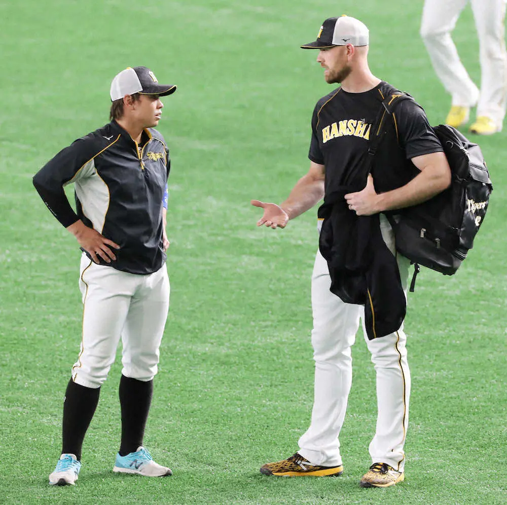 【画像・写真】右手親指負傷の阪神・梅野　試合前練習で万全アピール！