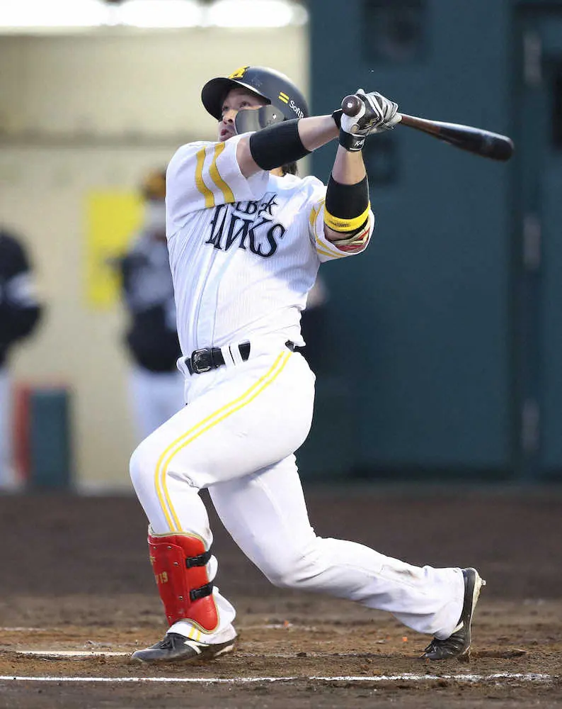 【画像・写真】北九州男だ！甲斐が初の5打点大暴れでソフトバンク単独首位　3号3ラン含む猛打賞