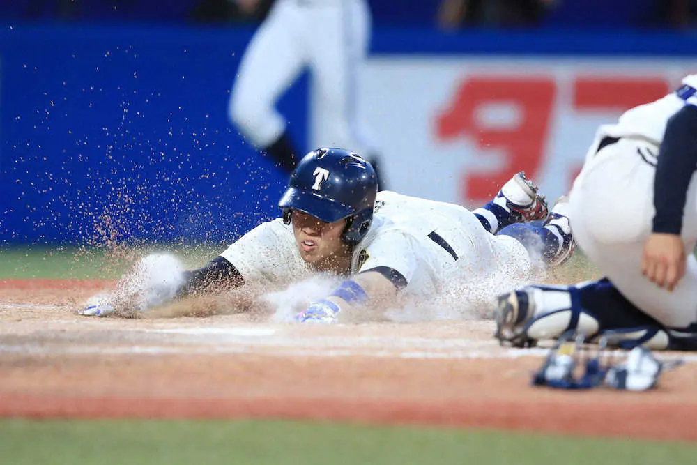 【画像・写真】東洋大・橋本吏がランニング満塁弾！2戦連発で中大の連勝止めた