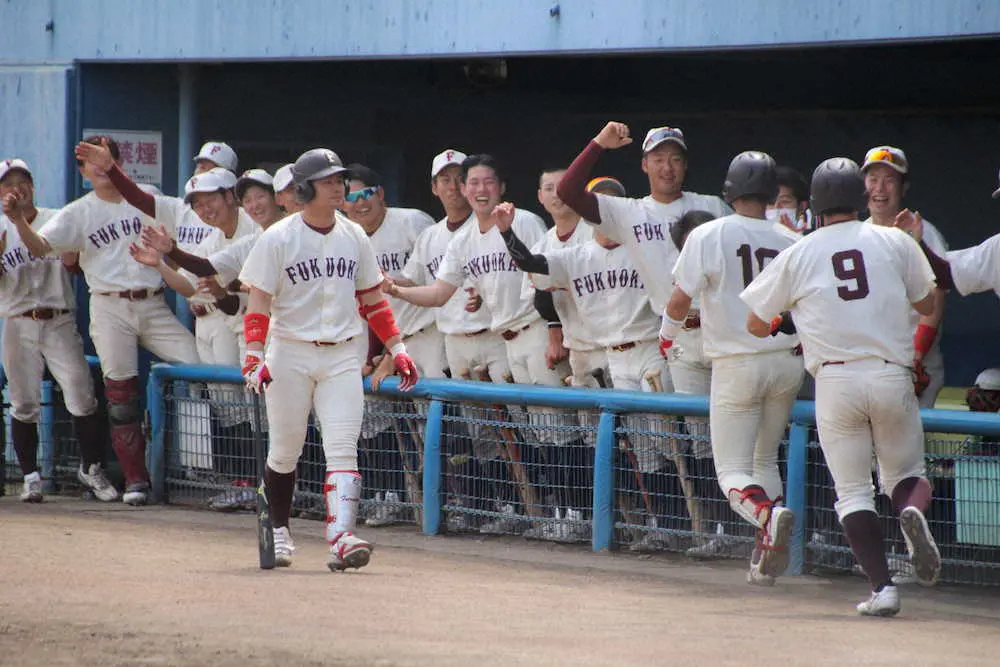 【画像・写真】福岡大が全勝守る　永江主将、大学初アーチが逆転2ラン「まさか入るとは」九州大に快勝