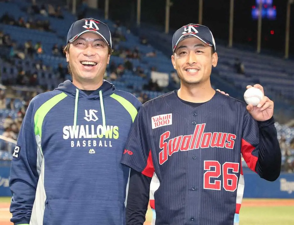 【画像・写真】ヤクルト3年目左腕・坂本　プロ初勝利で初お立ち台「こんなところに立てるとは…」