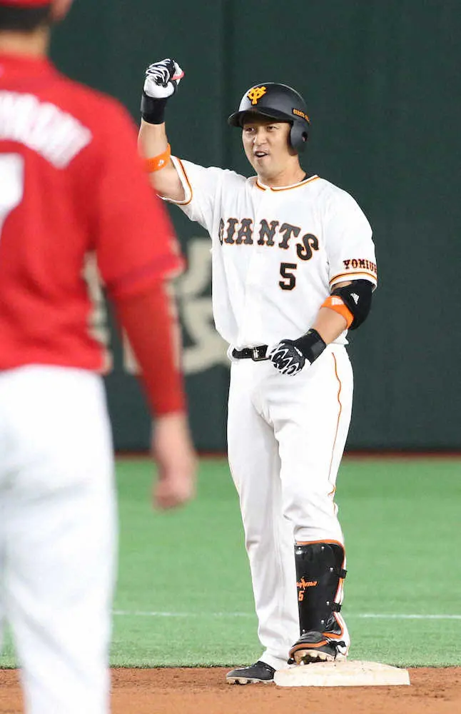 【画像・写真】巨人野手最年長コンビ　亀井＆中島で6点差追いつくも…　広島に連敗