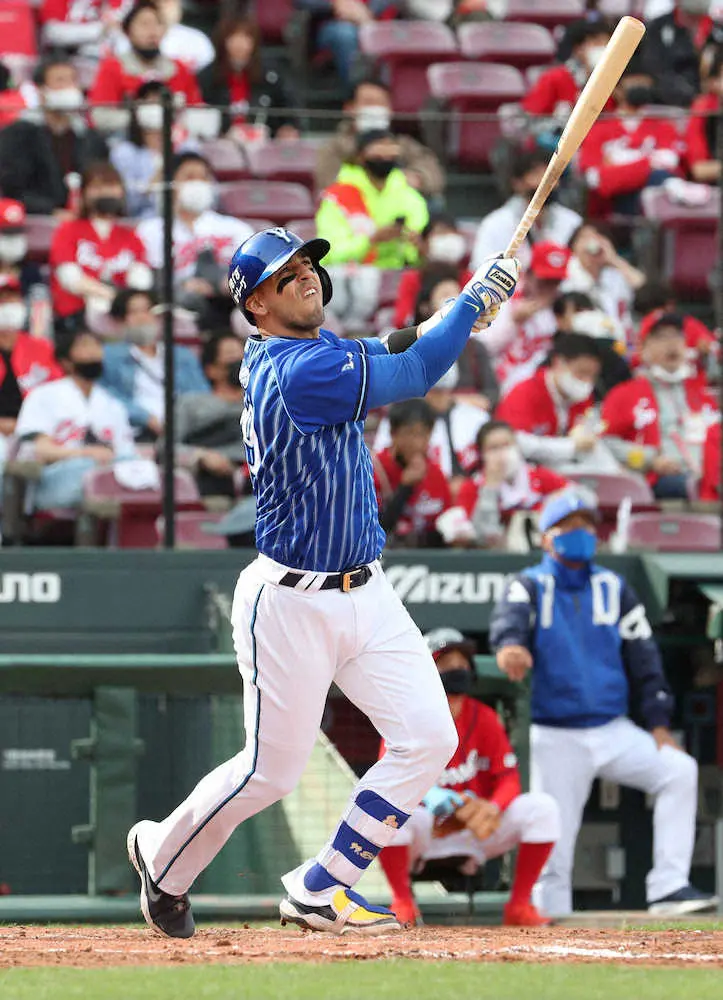 【画像・写真】DeNA・オースティン「ヤッター！」2戦連発の決勝3号、ソトと今季初のアベック弾