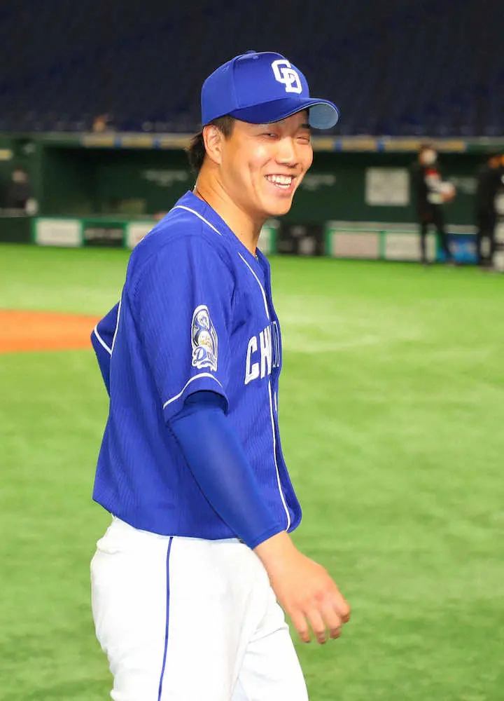 【画像・写真】中日・柳　菅野に投げ勝ち「モチベーションにして練習してきた」　女房役の木下拓に感謝