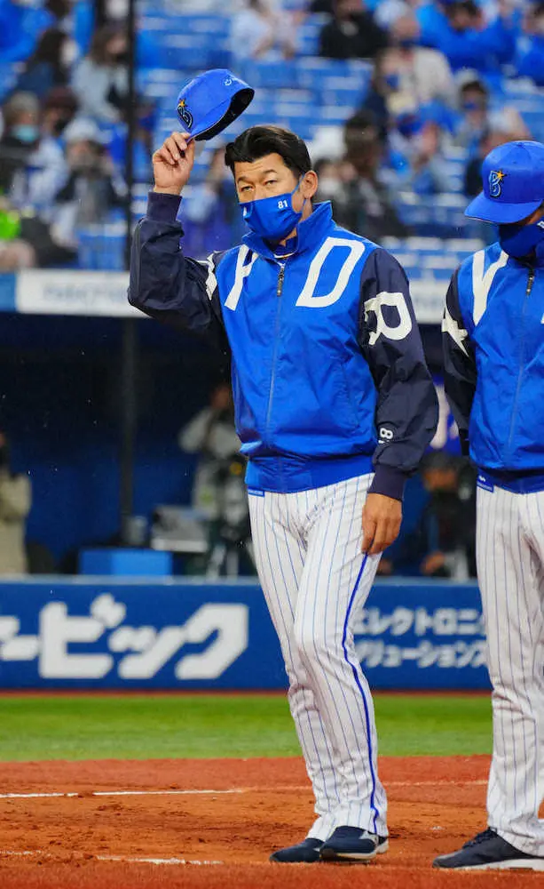 【画像・写真】DeNA三浦監督「ホント久しぶり」本拠で27日ぶり勝利　倉本の決勝打評価「あれで流れが一気に来た」