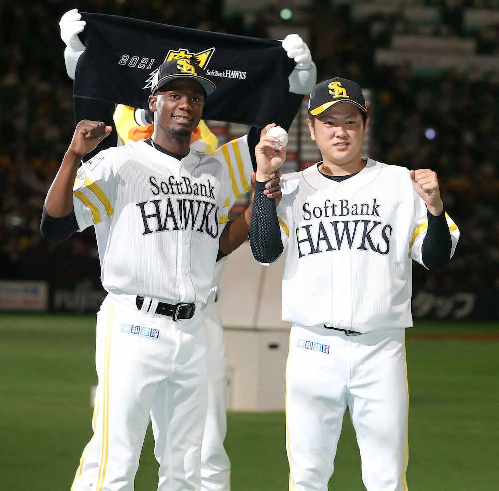 【画像・写真】ソフトバンク　救援陣奮闘！首位・楽天に1差再接近