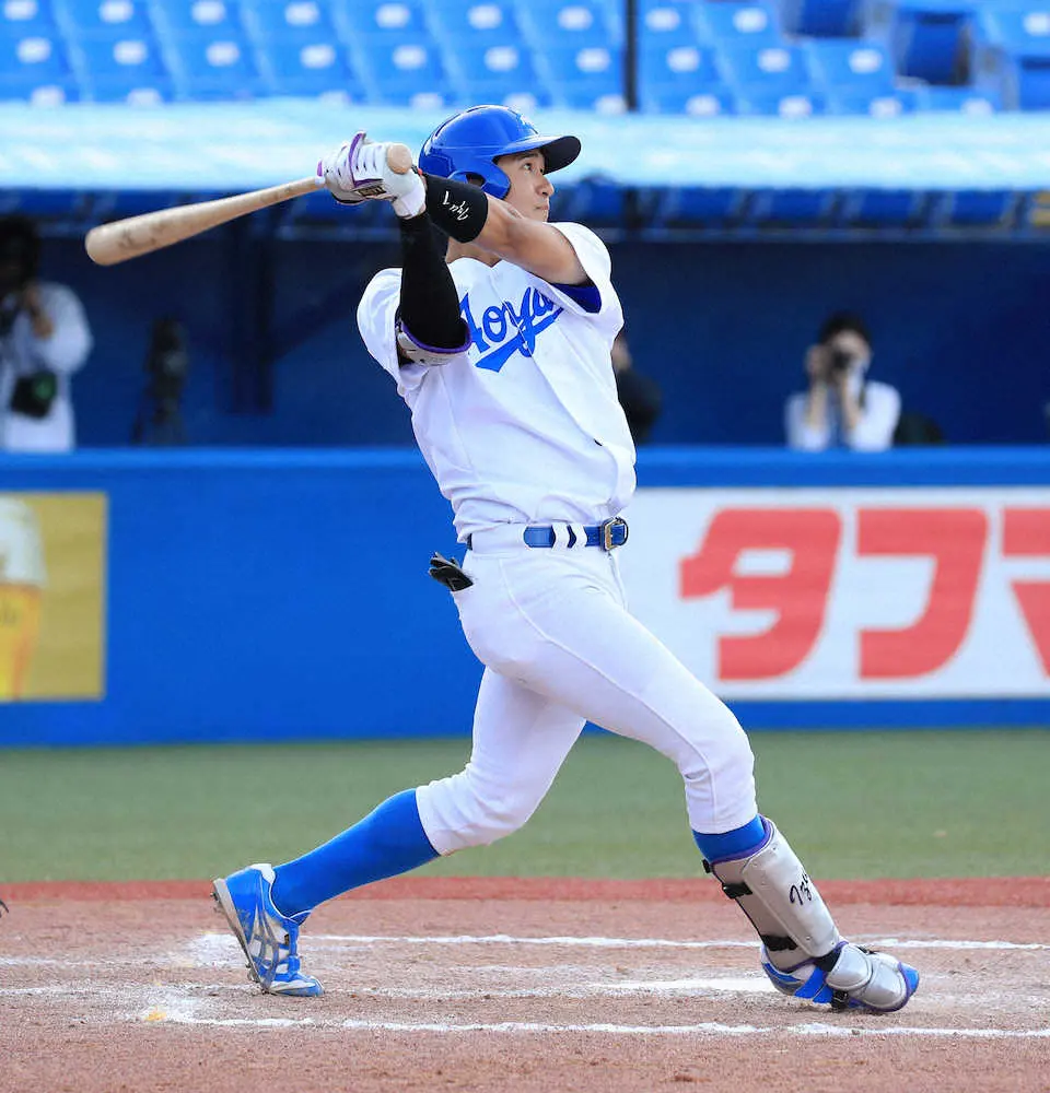 【画像・写真】青学大・泉口主将　神宮初アーチの決勝2ラン「最高でした」