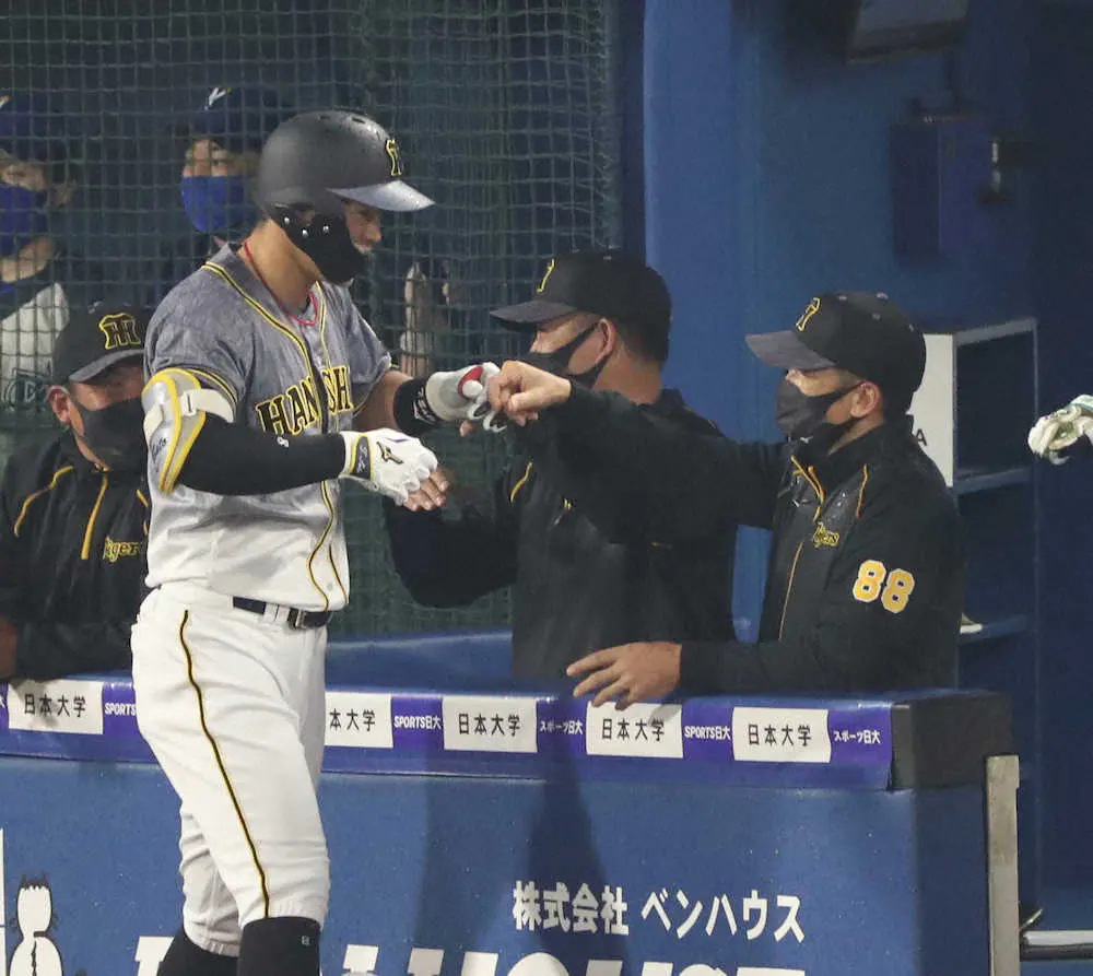 【画像・写真】阪神・矢野監督　佐藤輝の特大10号ソロを絶賛「このくらいのスピードで10本は大したもん」