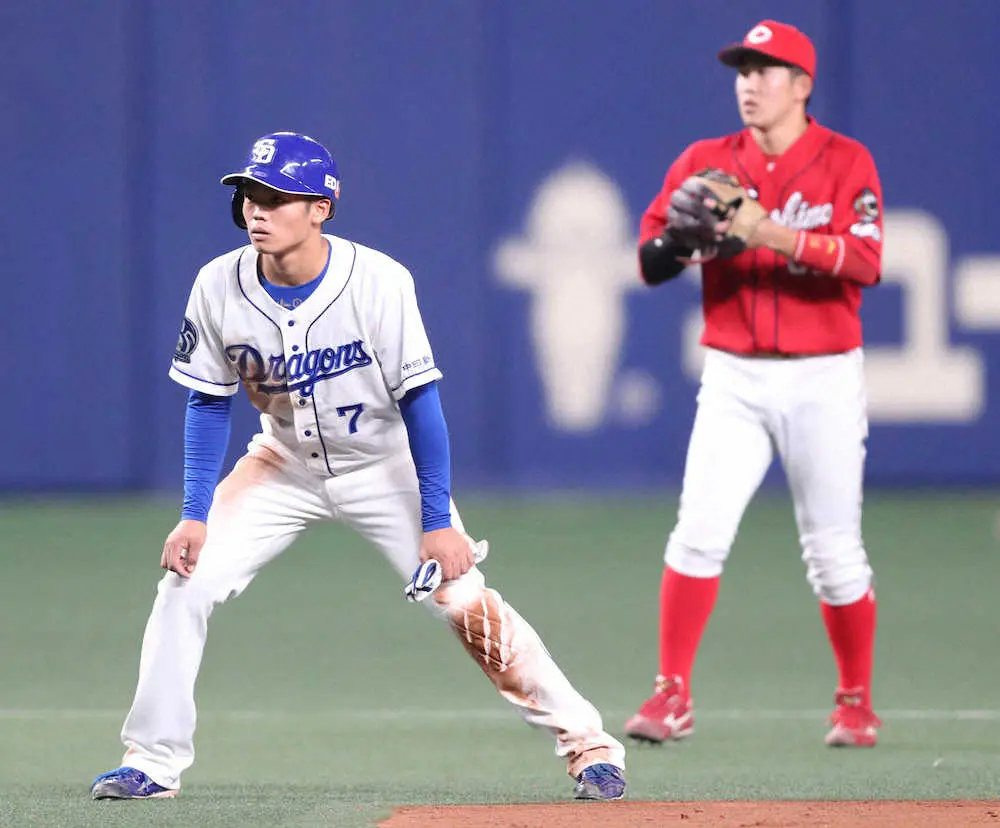【画像・写真】中日・根尾　ライバル小園の前で安打　先制のホーム踏む
