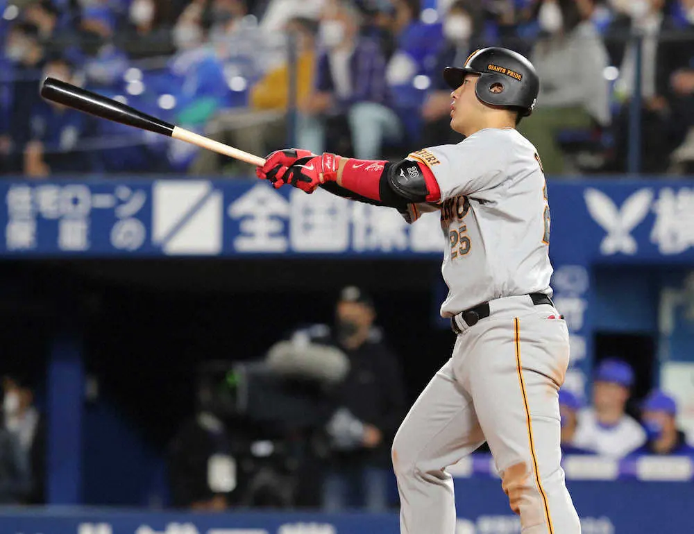 【画像・写真】DeNAまさか…三嶋が連夜の被弾でリリーフ失敗　9回2死から岡本和に同点2ラン浴び、しゃがみ込む