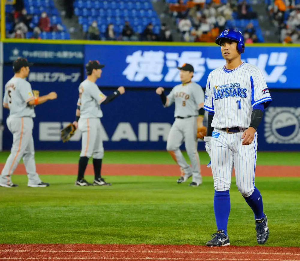 【画像・写真】DeNA・番長、桑原に厳重注意　緩慢走塁「二度とするな」
