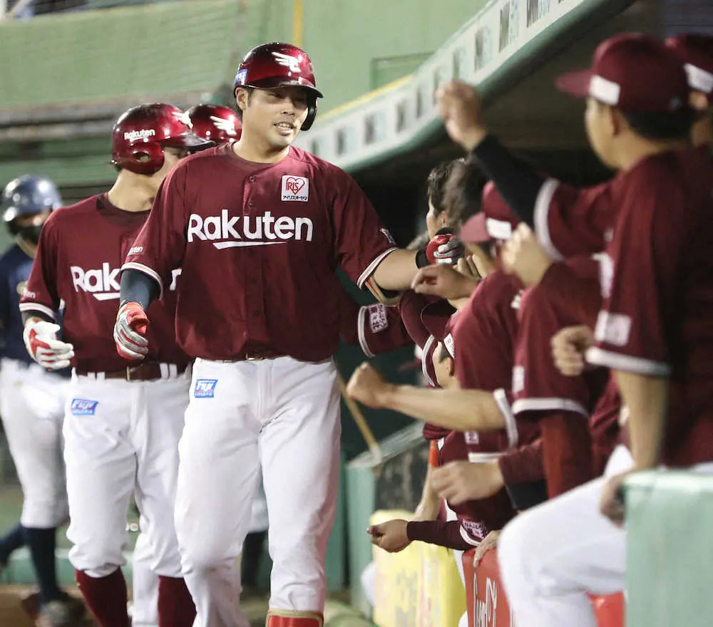 【画像・写真】楽天・内田が待望の今季1号3ラン　長打力をアピールし「良い反応で打てた」