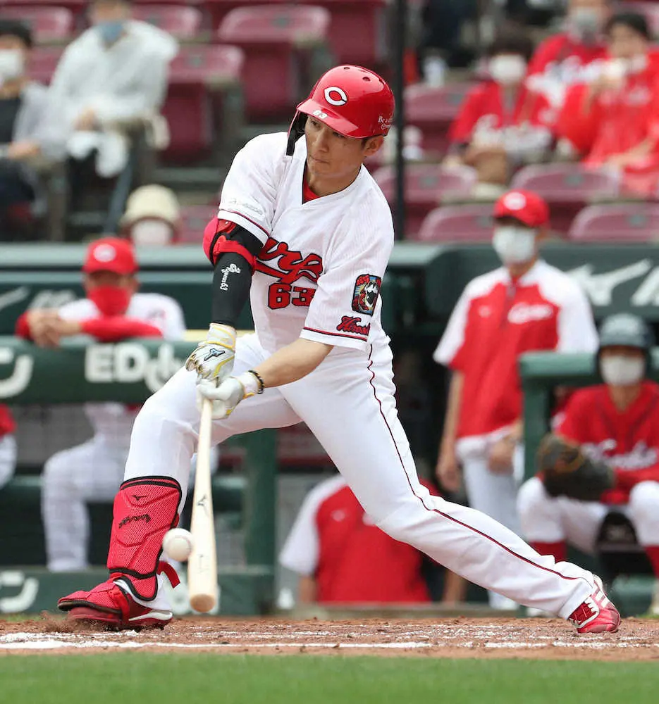 【画像・写真】お見事、悪球打ち！広島・西川が2年ぶりの7番で「奮起」の左前適時打