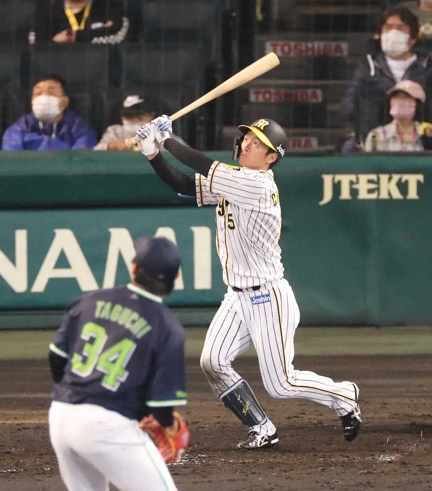 【画像・写真】阪神・近本　先制弾で力投の西純に勝利投手の権利渡す