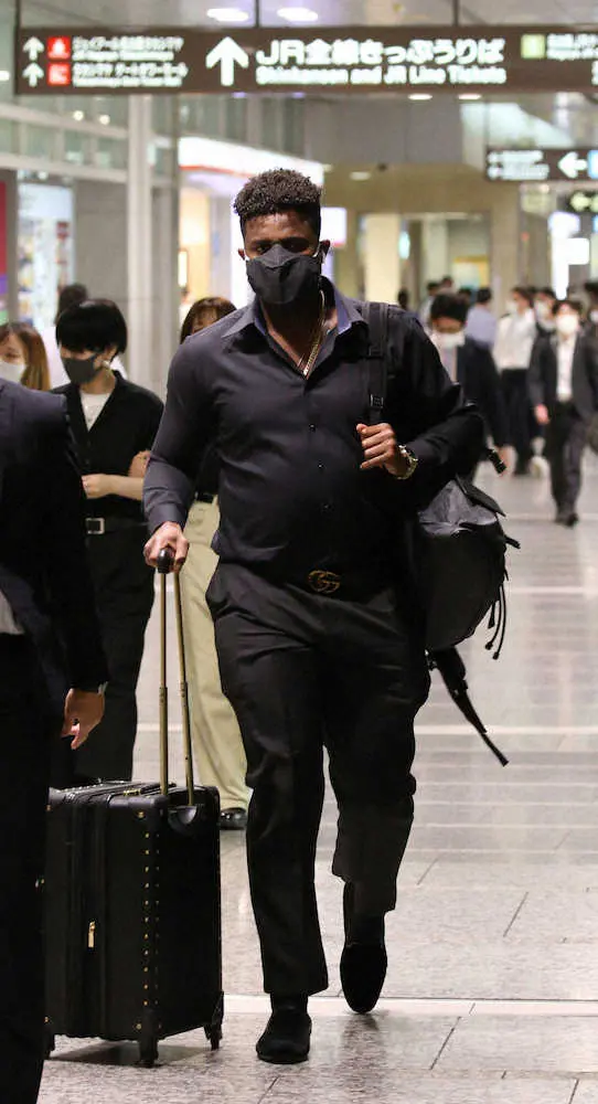 【画像・写真】巨人・デラロサ“ぶっつけ本番”21日昇格即抑えで起用へ　宮本コーチ「いってもらいたい」