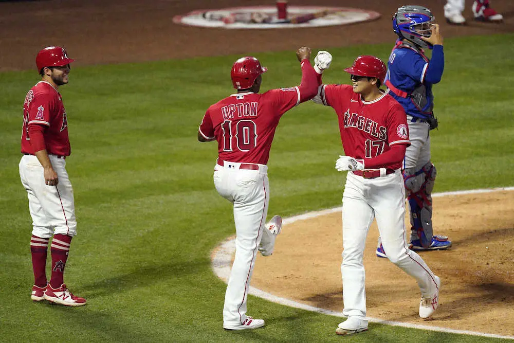 【画像・写真】大谷翔平　休日明けの4回に“弾丸188キロ”15号3ラン！本塁打王争いトップに1本差、6試合ぶり一発