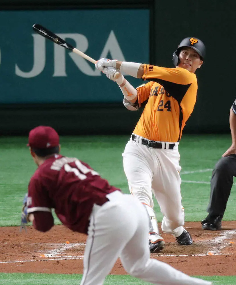 【画像・写真】満月伝説再び!巨人・岡本から1イニング3発で則本攻略、前回3発も4月の満月の夜
